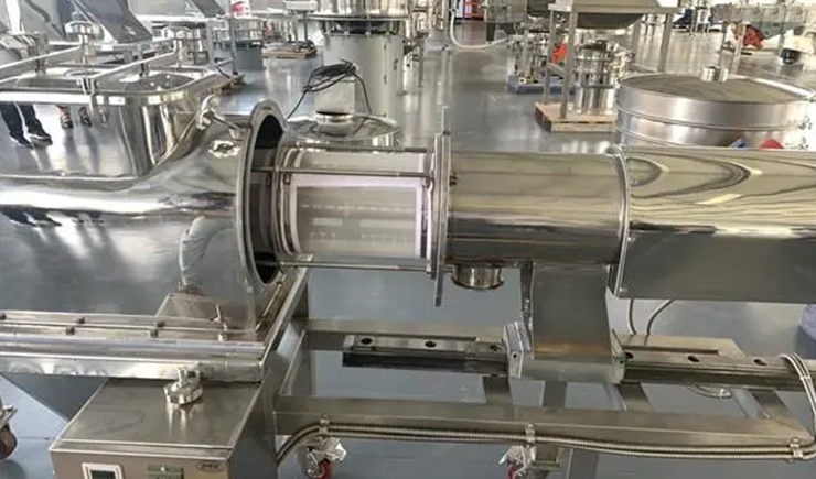 高服廠區內各類篩分機器展示（央廣網發 劉盼盼 攝）